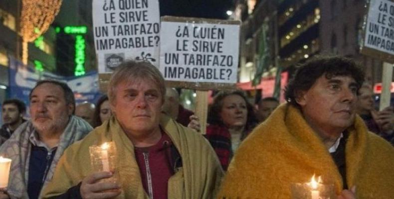 Argentineans participate in a demonstration in Buenos Aires against Macri's economic policies.   Photo: EFE