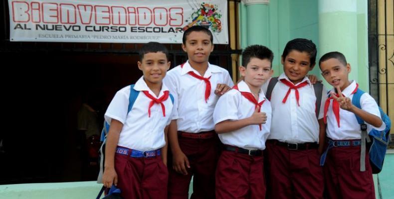 Inicio del curso escolar en Cuba