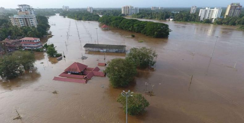 Suman 114 muertos inundaciones en estado indio de Kerala. Foto:PL.