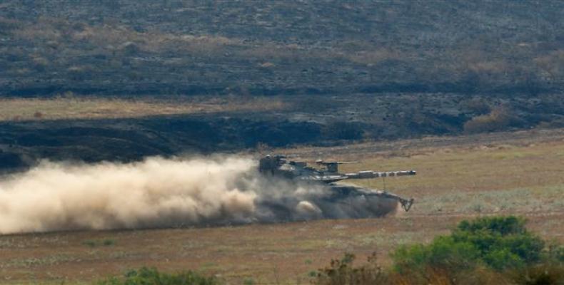 An Israeli army tank patrols along the Gaza Strip on May 29, 2018.  Photo: AFP