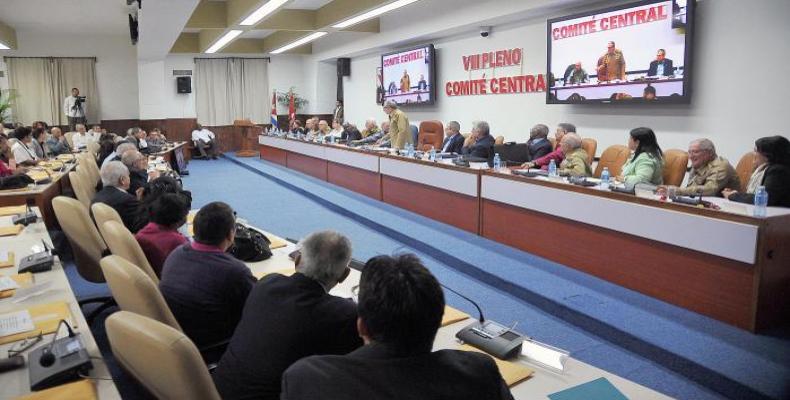 Communist Party Central Committee discusses draft Constitution