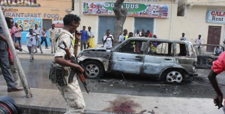 Diversos medios de prensa se hacen eco del estallido de un coche bomba en un céntrico restaurante de la capital de Somalia,