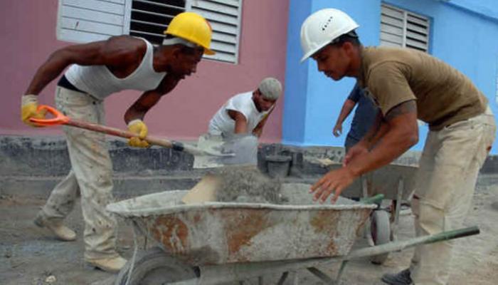 El presupuesto del Estado continuará apoyando las acciones de recuperación del huracán Irma fundamentalmente en las viviendas. Foto: Archivo