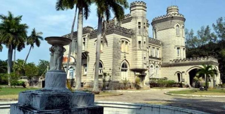 La mansión de La Quinta de Las Delicias, conocida como Finca de los Monos, se renueva. Foto: Cubadebate