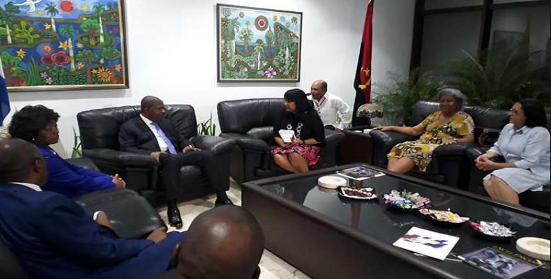 Le président angolais a été accueilli dimanche à l'aéroport international de La Havane par Anayansi Rodríguez, vice-ministre cubaine des Affaires étrangères.