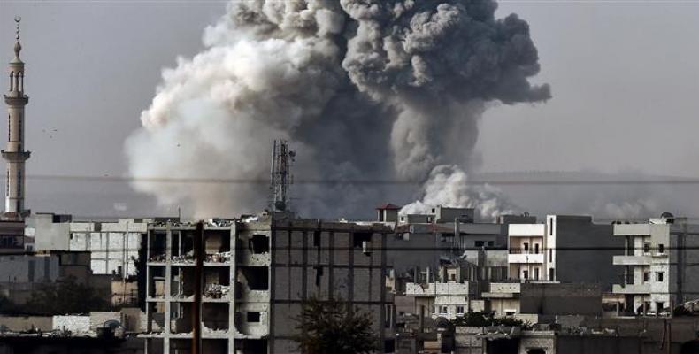 A strike by the U.S.-led coalition as it is seen from the Turkish-Syrian border in the southeastern village of Mursitpinar, Sanliurfa province.  Photo: AFP