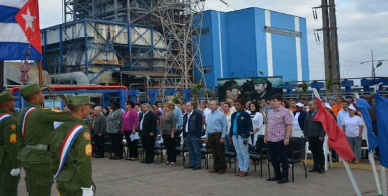 El acto nacional por el día del trabajador del ramo fue celebrado en la Central Termoeléctrica (CTE) Antonio Guiteras, de Matanzas. Foto: John Vila Acosta