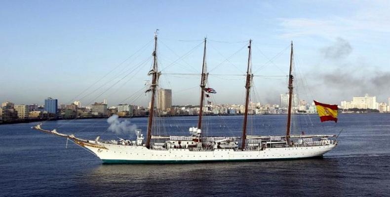 Le Juan Sebastián Elcano arrive à La Havane. Photo des archives