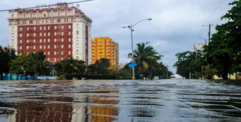 Las inundaciones asociadas al organismo ciclónico son probablemente las más severas ocurridas en el litoral habanero. Foto: Archivo