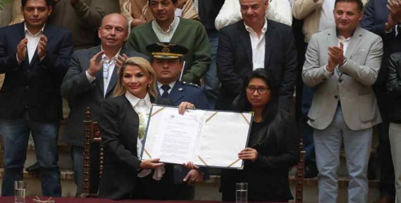 Jeanine promulga fecha de elecciones en Bolivia para el 6 de septiembre.