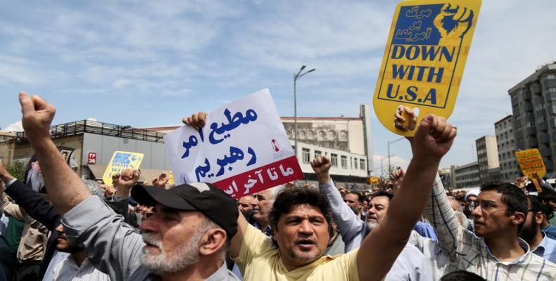 Iranians protest against US President Donald Trump's decision to walk out of a 2015 nuclear deal.  Photo: Tasnim News Agency 