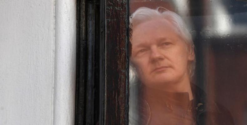 Julian Assange says Ecuador engages in espionage.  Photo: teleSUR