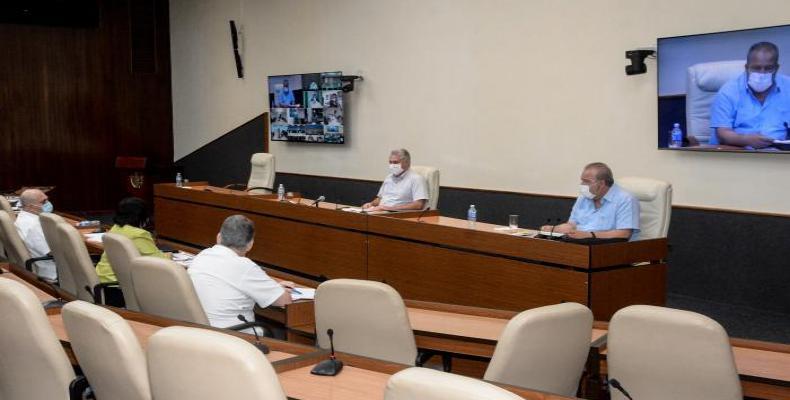 Miguel Díaz-Canel et Manuel Marrero, président tous les jours les réunions sur l'évolution de la lutte contre le Covid-19 à Cuba.
