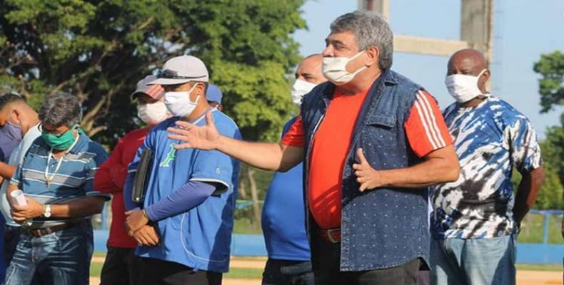 En premier plan, Ernesto Reynoso au cours d'un entraînement.