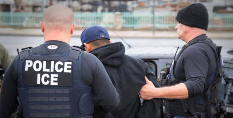 ICE official steals immigrants identities for credit card fraud.  Photo: AP