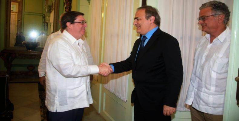Ricardo Antonio Merlo meets with Cuban Foreign Minister Bruno Rodriguez.  Photo: Cubadebate