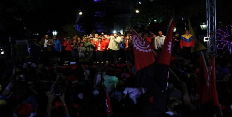 Maduro celebra el triunfo en Plaza Bolívar, de Caracas