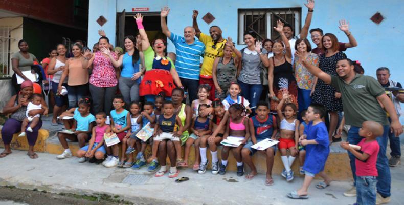 Miembros de la Upec visitaron uno de los albergues de damnificados. Fotos: Modesto Gutiérrez Cabo