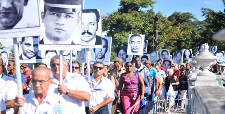 Anterior perigrinación al cementerio de Colón en recordación a víctimas del crimen de Barbados