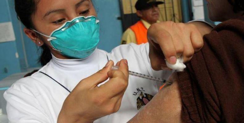 El gobierno exhortó a la población a vacunarse contra el virus de la influenza. (Foto/elcomercio.pe)