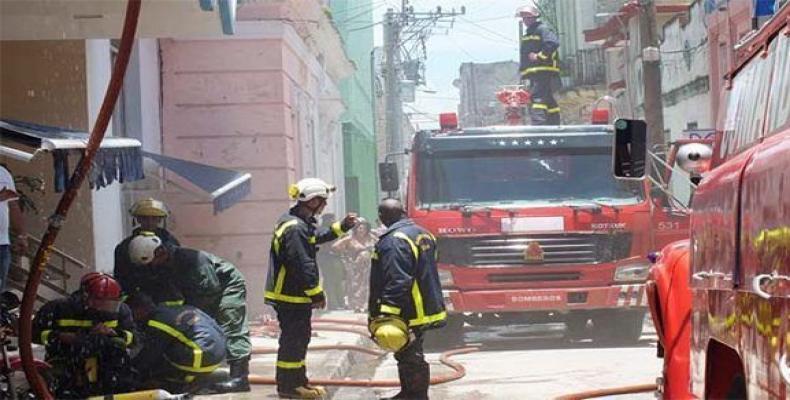 Incendio en el local tecnológico del Centro de Telecomunicaciones de Villa Clara, en junio de 2018. Foto: CHHW.