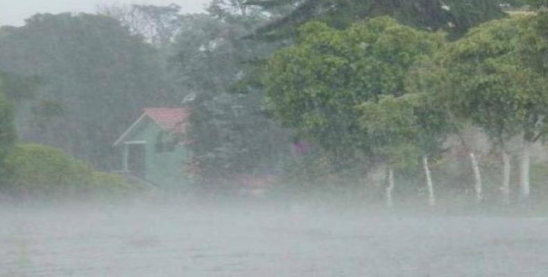 Intensas lluvias ocasionan en Cuba miles de evacuados y daños materiales. Foto:Archivo.