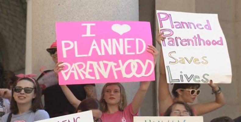 Protesters in favor of Planned Parenthood.  Photo: AP