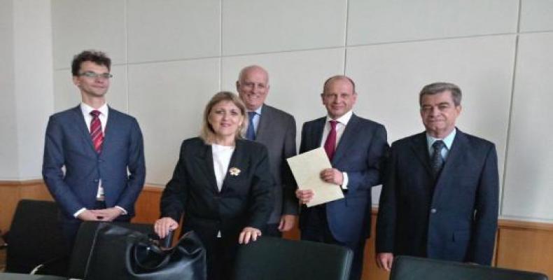 Cuba y Alemania firmaron un Memorando de Entendimiento para establecer una cooperación técnica mutuamente ventajosa en el sector bancario.Foto:Cubaminrex.