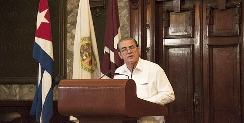 El ministro cubano de Educación Superior subrayó la importancia del papel educativo de la clase y su aseguramiento metodológico.Foto:Internet.