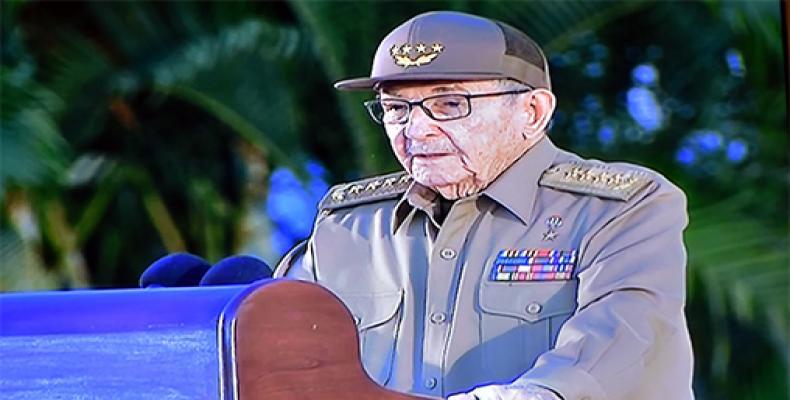 Raul Castro delivers main speech at 65th anniversay of  the Attack on the Moncara Barracks, Santiago e Cuba. TV capture