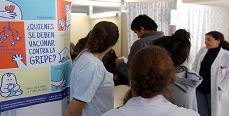 Autoridades sanitarias instan a vacunarse por la gripe A. (Foto/lanacion.com.ar)
