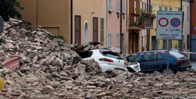 A 248 ascendió la cifra de fallecidos como resultado del terremoto que devastó la víspera extensas zonas de la región central de Italia