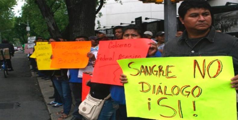 Maestros marchan para participar en mesa de diálogo con el Gobierno. Foto/scoopnest.com