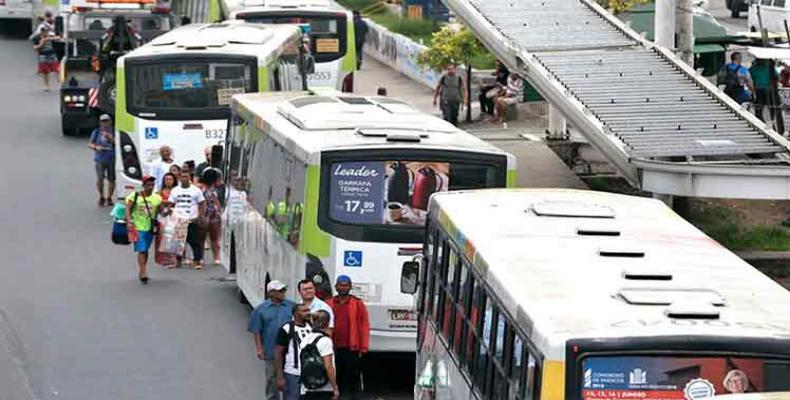 El Sindicato de Empresas de Autobuses de Río de Janeiro advirtió con paralizar desde este viernes el servicio de transporte público. Foto: PL.