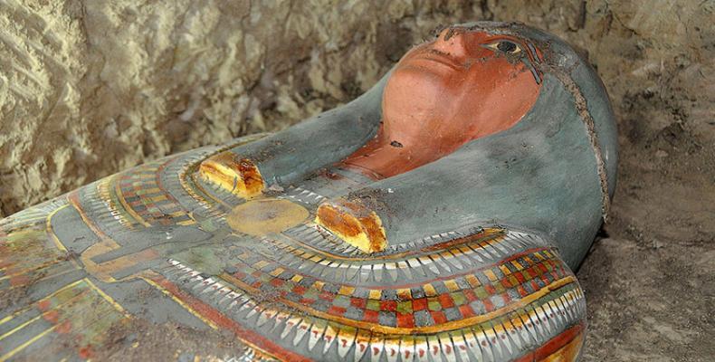 Imagen del sarcófago hallado por arqueólogos españoles cerca de la ciudad de Luxor (Egipto) Egyptian Antiquities Ministry / AFP