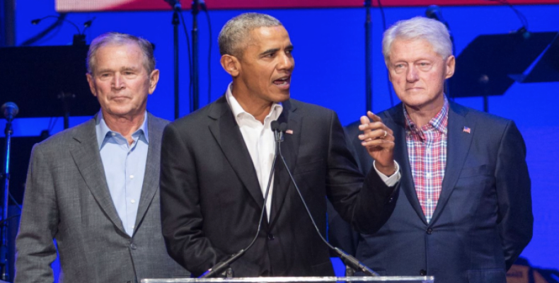 Los expresidentes, George Bush, Barack Obama y Bill Clinton.