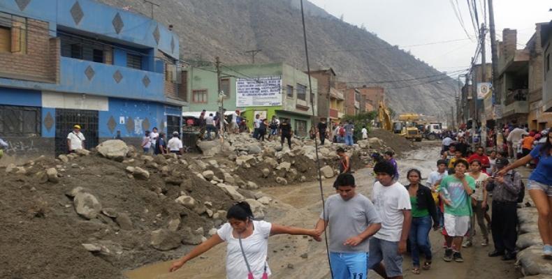 Perú, víctima de fuertes lluvias, las cuales provocaron desbordes de ríos, avalanchas e inundaciones, con un saldo hasta ahora de 75 fallecidos, 11 desaparecid