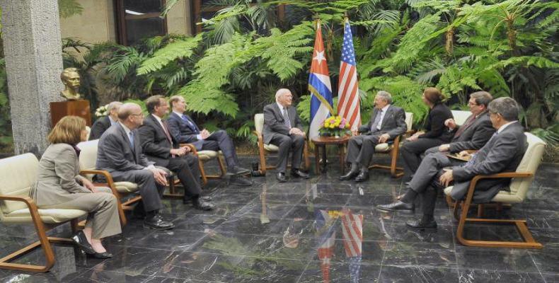 Cuban President Raúl Castro met Tuesday  afternoon with a delegation from the United States Congress. Photo: Estudios Revolución