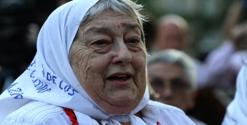 Hebe de Bonafini, fundadora y presidenta de la organización argentina Madres de Plaza de Mayo desmiente falsa noticia sobre su muerte. Foto / Página12