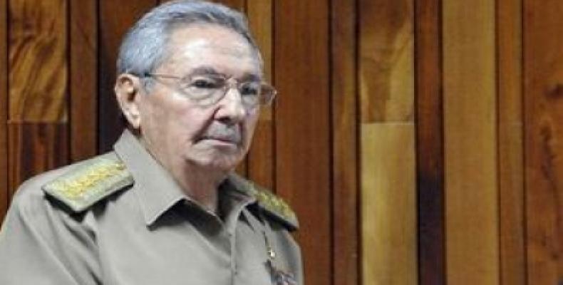 Raúl exhortó a los integrantes de los OSE a continuar el legado del líder de la Revolución, Fidel Castro. Foto: Archivo