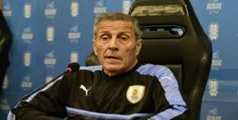 Tabárez celebra buen inicio tras 48 años. Foto: internet