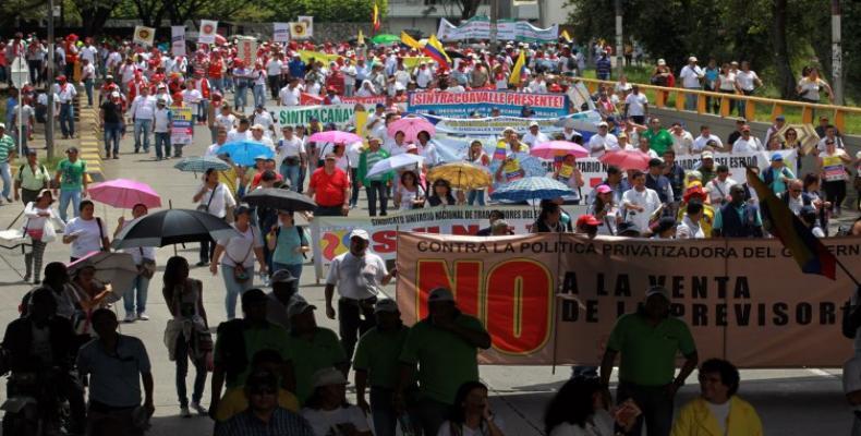Protesta en Argentina contra medidas económicas de Macri