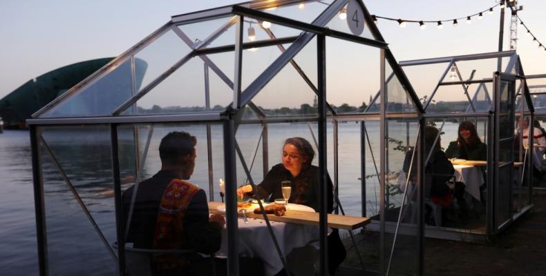 Dining in Amsterdam.  (Photo: Internet)