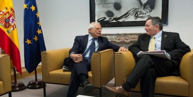 Spanish Foreign Minister Josep Borrell and his Chilean counterpart Roberto Ampuero during the UE-CELAC summit in Brussels, July 16, 2018.   Photo: EFE