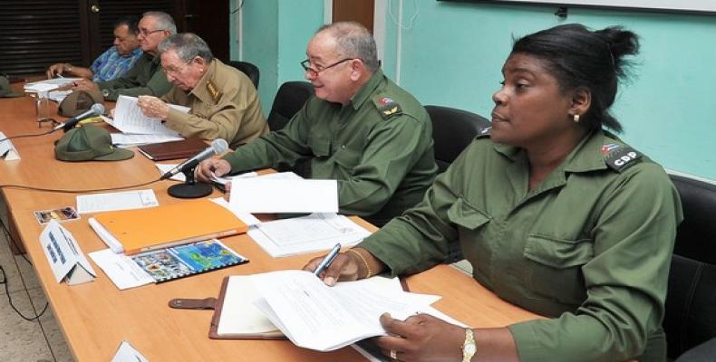 Insta Raúl Castro a no desaprovechar ninguna experiencia