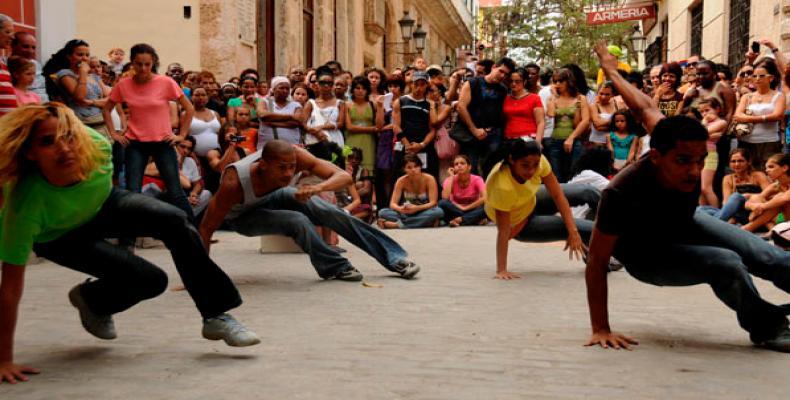 Las calles de La Habana Vieja desbordan movimiento. Foto: Archivo del periódico Juventud Rebelde