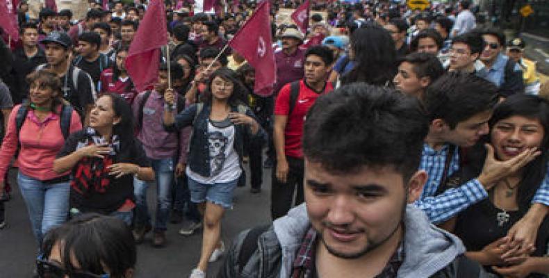 Aumentan protestas de los mexicanos por gasolinazo