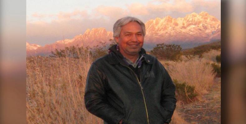 Mexican journalist Emilio Gutiérrez Soto and his son freed from detention.  Photo: Democracy Now