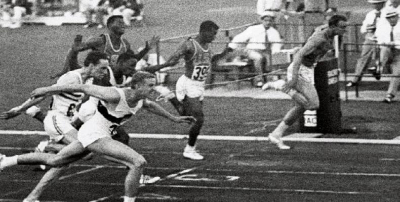 Carrera de 100 metros en la década del 6. Foto: marca.com