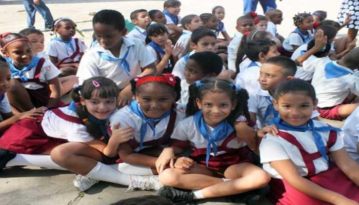 en Cuba el derecho a la educación es universal y gratuito; es una ventaja que refleja el compromiso político del país con la educación. Foto: Archivo